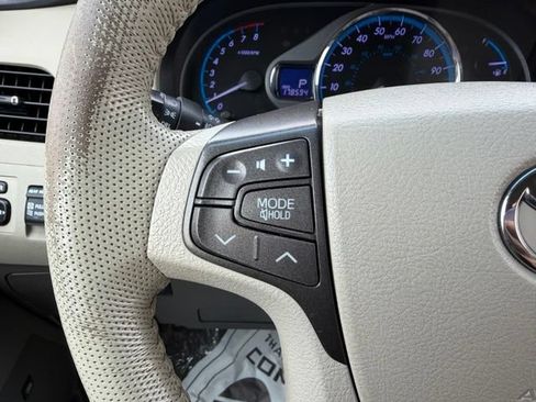 Used 2011 Toyota Sienna XLE w/ XLE Navigation Pkg FWD image 22