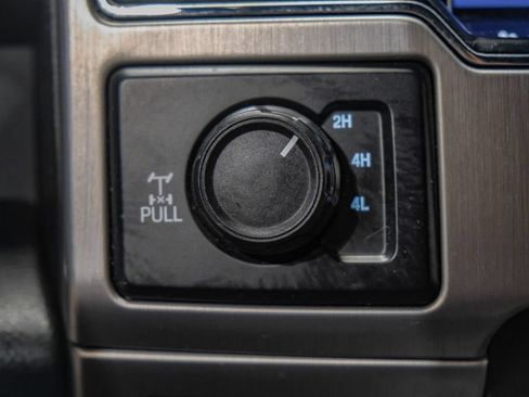 Used 2022 Ford F350 Platinum w/ FX4 Off-Road Package AWD/4WD image 29