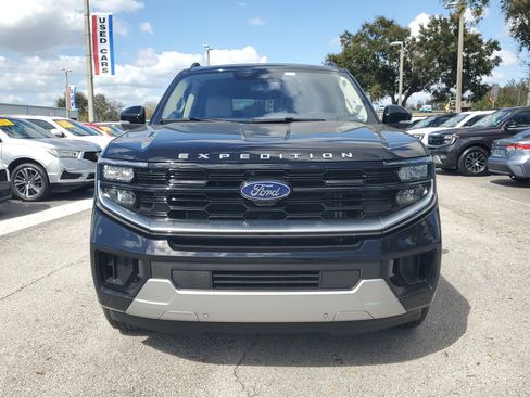 Certified 2025 Ford Expedition Max Platinum image 2