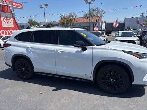 Used 2023 Toyota Highlander Platinum AWD/4WD image 7