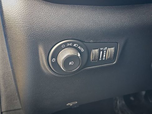 Used 2023 Jeep Compass Limited AWD/4WD image 14