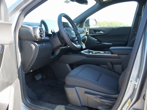 New 2026 Chevrolet Equinox LT w/ LPO, Floor Liner Package image 11