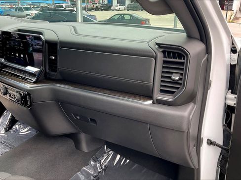 Used 2024 Chevrolet Silverado 1500 LT image 18