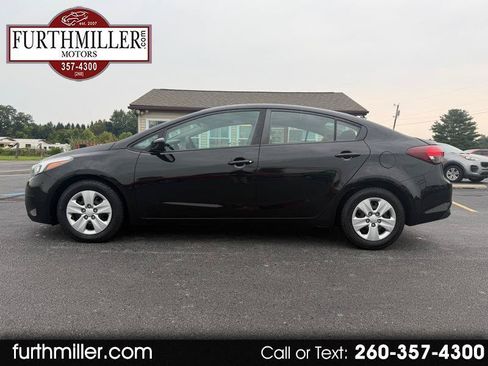 Used 2017 Kia Forte LX FWD image 1