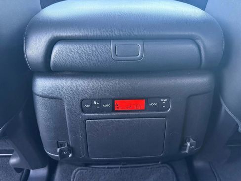 Used 2020 Nissan Armada SL w/ Premium Package image 38