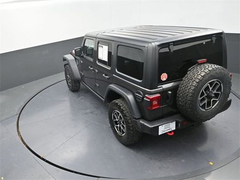 Used 2024 Jeep Wrangler Unlimited Rubicon w/ Convenience Group image 13