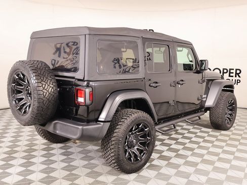 Used 2018 Jeep Wrangler Unlimited Sport image 19