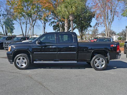 Used 2012 GMC Sierra 2500 Denali w/ Suspension Package, Off-Road image 2