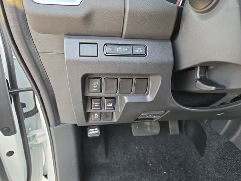 New 2025 Nissan Frontier SV image 16