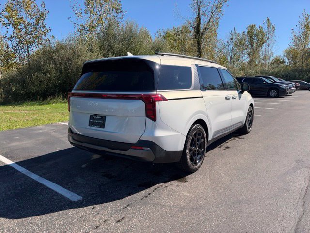 Certified 2025 Kia Carnival SX w/ SX Dark Edition Package FWD image 6