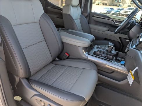 New 2026 Chevrolet Silverado 1500 ZR2 image 12