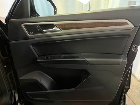 Used 2019 Volkswagen Atlas SEL Premium image 11