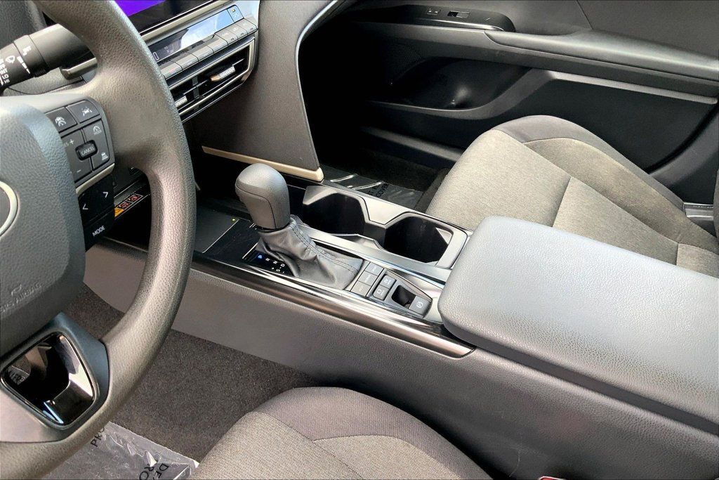 Used 2025 Toyota Camry LE FWD image 17