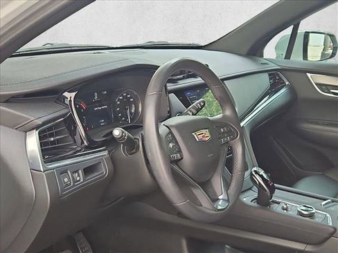 Used 2024 Cadillac XT6 Luxury FWD image 10