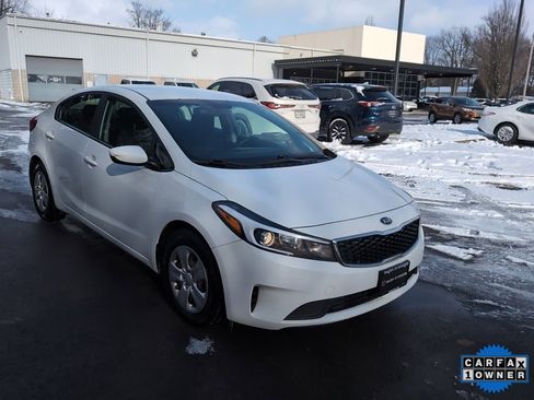 Used 2017 Kia Forte LX image 2