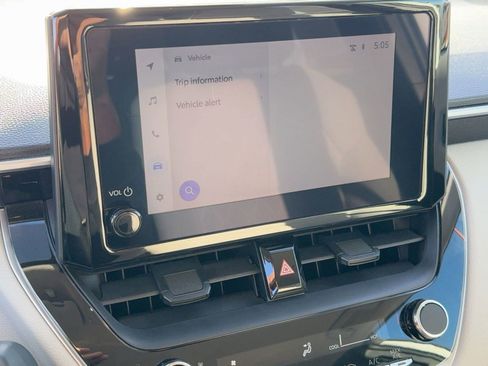 Used 2024 Toyota Corolla Cross L image 23