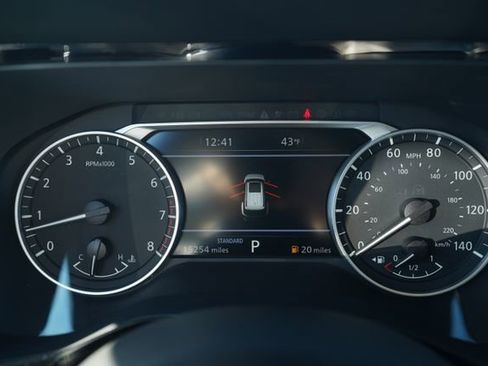 Used 2023 Nissan Pathfinder SL image 30