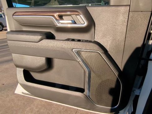 Used 2025 Chevrolet Silverado 2500 LT w/ Convenience Package image 13