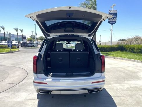 Used 2024 Cadillac XT6 Premium Luxury w/ Technology Package AWD/4WD image 27