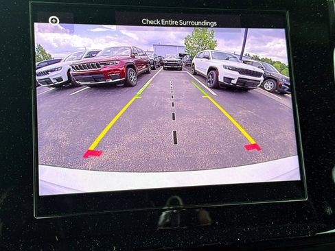 New 2025 Jeep Grand Cherokee L Altitude image 16