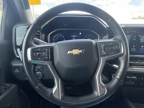 Used 2023 Chevrolet Silverado 1500 LT image 24