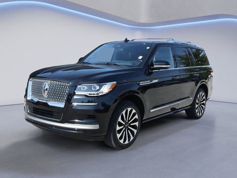 Certified 2024 Lincoln Navigator Reserve AWD/4WD image 2