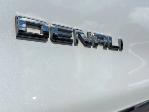 Used 2018 GMC Sierra 1500 Denali w/ Denali Ultimate Package AWD/4WD image 10