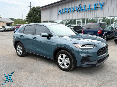 Used 2025 Honda HR-V LX image 1