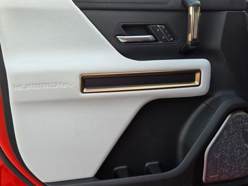 Used 2025 GMC Hummer EV 3X w/ LPO, Cargo Utility Package image 25