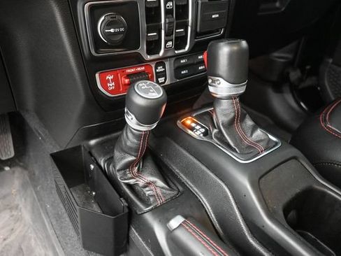 Used 2023 Jeep Wrangler Unlimited Rubicon AWD/4WD image 26
