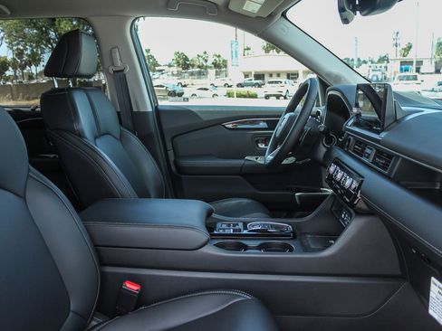 Used 2025 Honda Pilot EX-L image 18