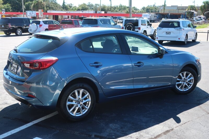 Used 2018 MAZDA MAZDA3 Sport FWD image 6