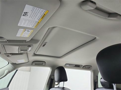 Used 2024 Nissan Armada SL image 22