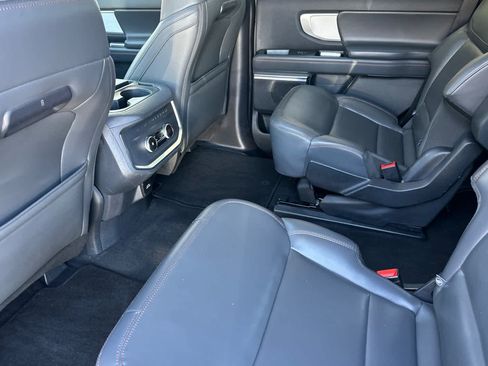 Certified 2025 Ford Expedition Active AWD/4WD image 13