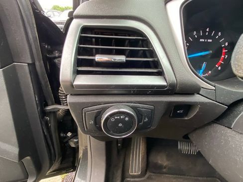 Used 2014 Ford Fusion SE FWD image 12