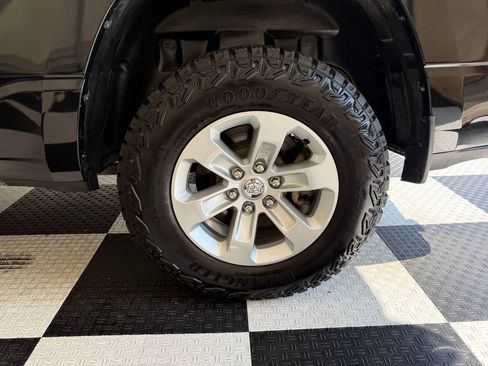 Used 2023 RAM 1500 Laramie AWD/4WD image 9