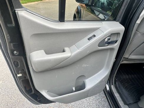 Used 2019 Nissan Frontier SV RWD image 17
