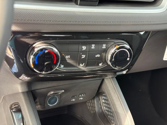 New 2026 Chevrolet TrailBlazer LT w/ Midnight Edition FWD image 19