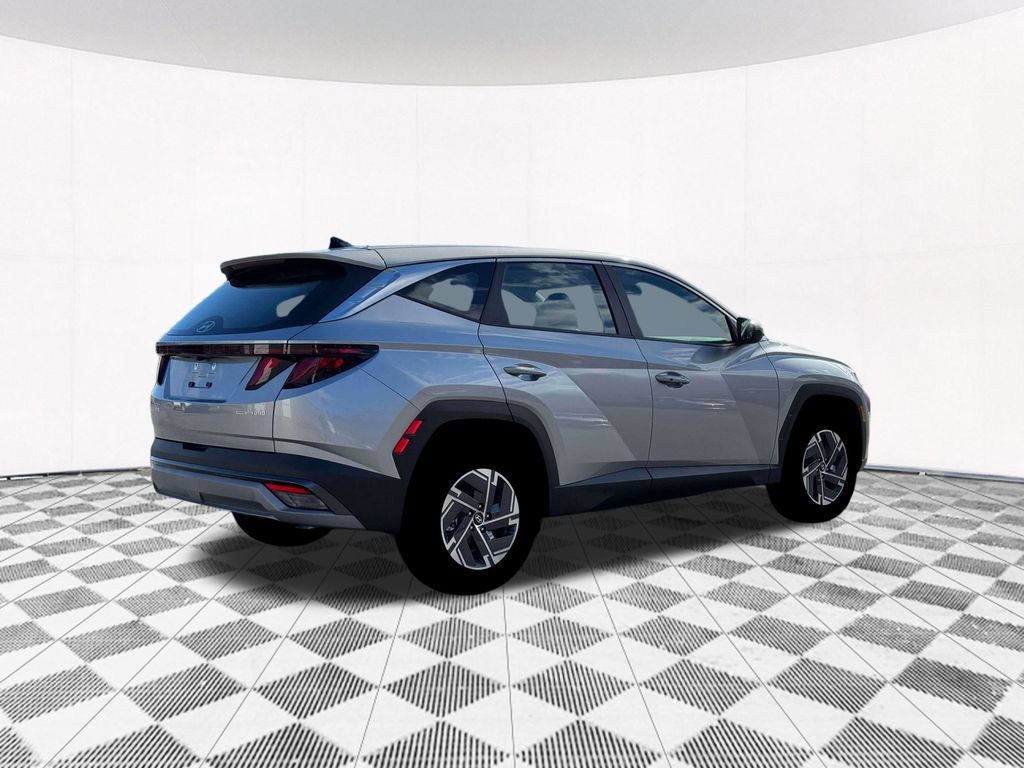 New 2026 Hyundai Tucson Blue SE w/ Tow & Go Package AWD/4WD image 13