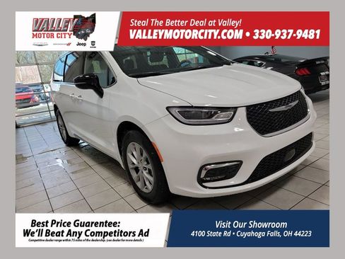 New 2026 Chrysler Pacifica Select image 1