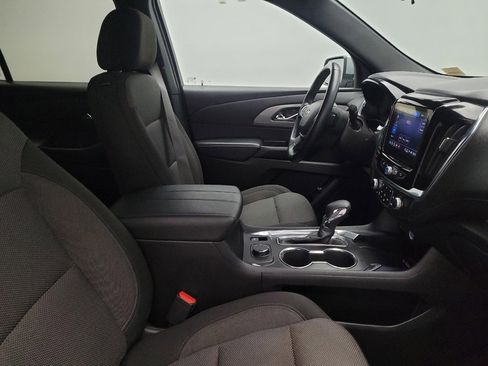 Used 2023 Chevrolet Traverse LT image 21