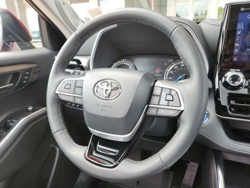 Used 2022 Toyota Highlander Limited AWD/4WD image 21