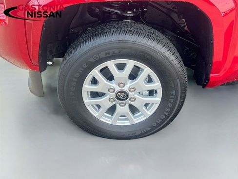 Used 2025 Toyota Tacoma SR5 image 39