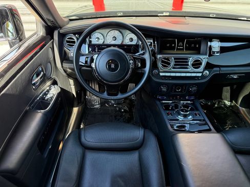 Used 2018 Rolls-Royce Ghost RWD image 43