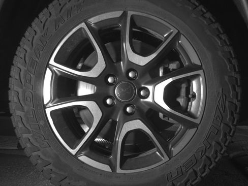 Used 2025 Jeep Compass Trailhawk AWD/4WD image 13