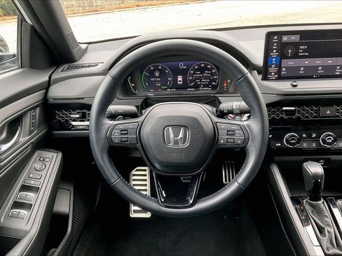 Used 2023 Honda Accord Sport image 10
