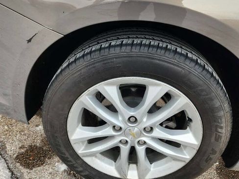 Used 2017 Chevrolet Malibu LT image 26