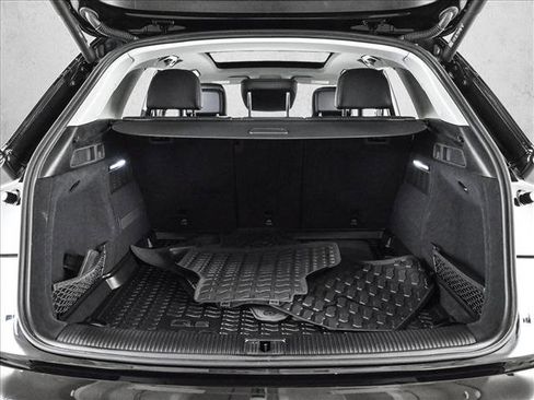 Used 2023 Audi Q5 2.0T Premium Plus w/ Premium Plus Package AWD/4WD image 6