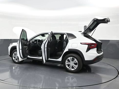 Used 2026 Chevrolet Trax LS FWD image 31