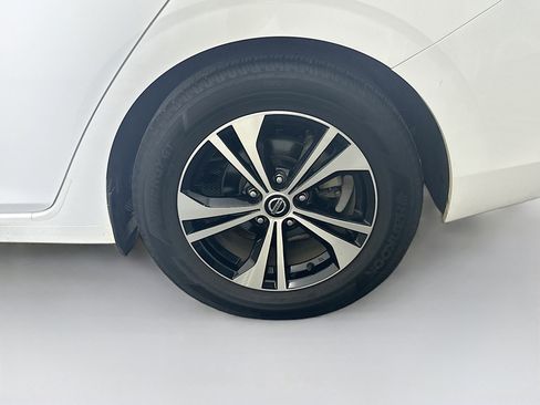 Used 2022 Nissan Sentra SV image 11